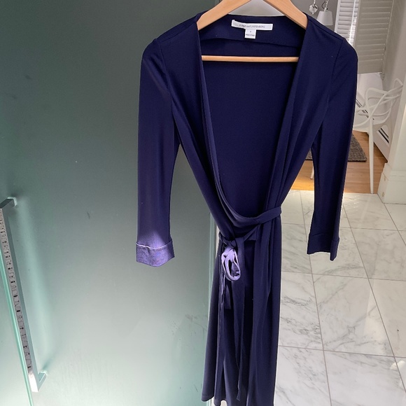 Wrap dress - Picture 1 of 4